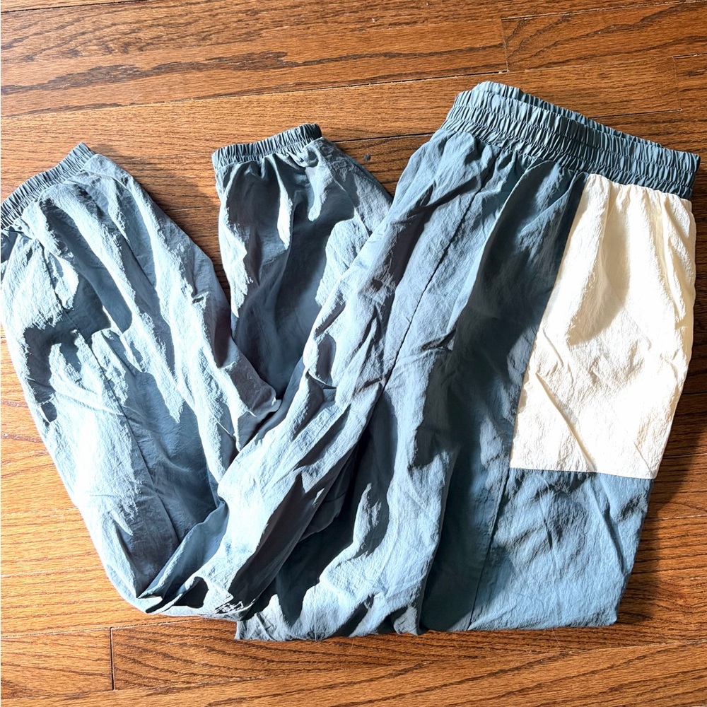 Fabletics Blue and Cream Colorblock Elastic Waist Pants
